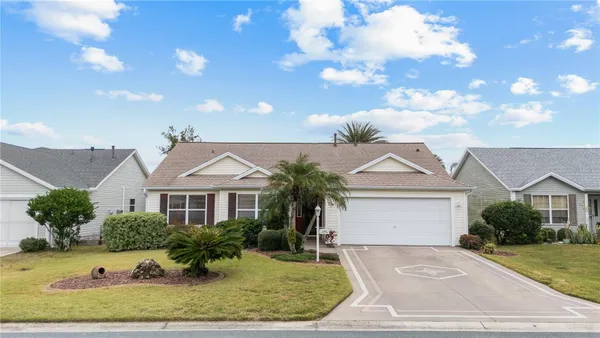 Property Slideshow image 2 of 31 | 298 society hill cir, The Villages, FL, 32162