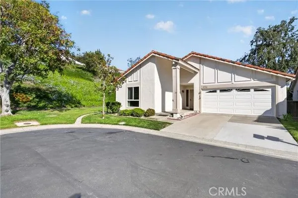 Property Slideshow image 2 of 50 | 27706 calle valdes, Mission Viejo, CA, 92692