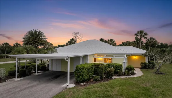 Property Slideshow image 2 of 63 | 303 wexford ter 183, Venice, FL, 34293