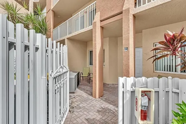 Property Slideshow image 3 of 78 | 7775 yardley dr apt 110, Tamarac, FL, 33321