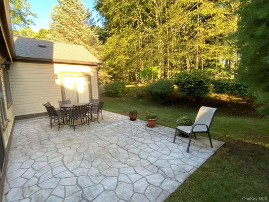 Property Slideshow image 3 of 4 | 813 heritage hls, Somers, NY, 10589