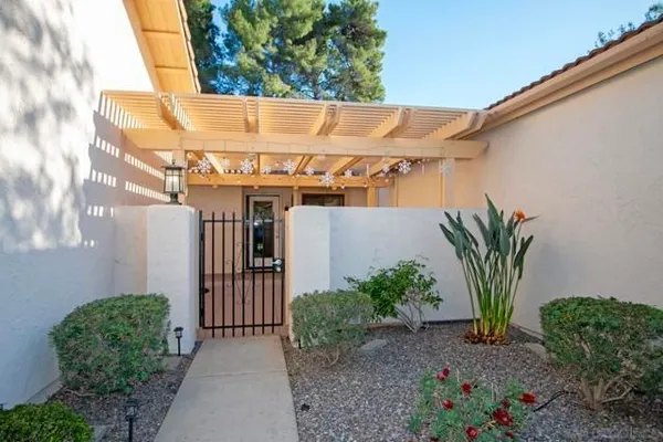 Property Slideshow image 3 of 26 | 12755 camino de la breccia 87, San Diego, CA, 92128