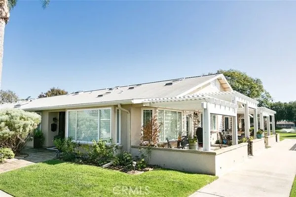 Property Slideshow image 2 of 31 | 1790 sunningdale rd apt 15g, Seal Beach, CA, 90740