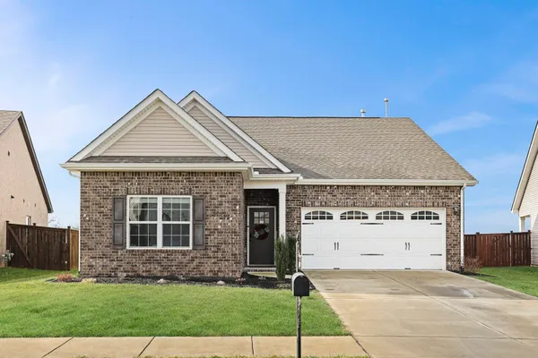 Property Slideshow image 2 of 66 | 1159 westgate dr, Gallatin, TN, 37066