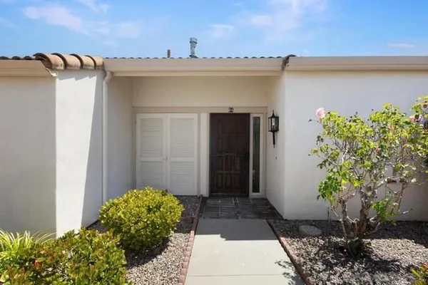Property Slideshow image 2 of 36 | 12631 paseo del verano 64, San Diego, CA, 92128