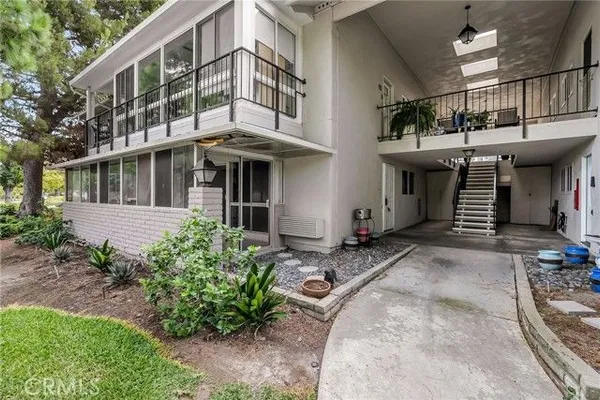 Property Slideshow image 3 of 25 | 2277 via mariposa b, Laguna Woods, CA, 92637