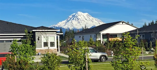 Property Slideshow image 2 of 36 | 14830 207th ave, Bonney Lake, WA, 98391