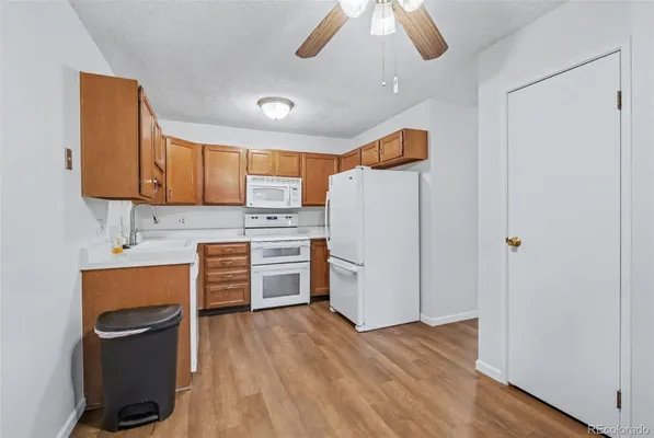 Property Slideshow image 3 of 45 | 3184 s heather gardens way apt 207, Aurora, CO, 80014
