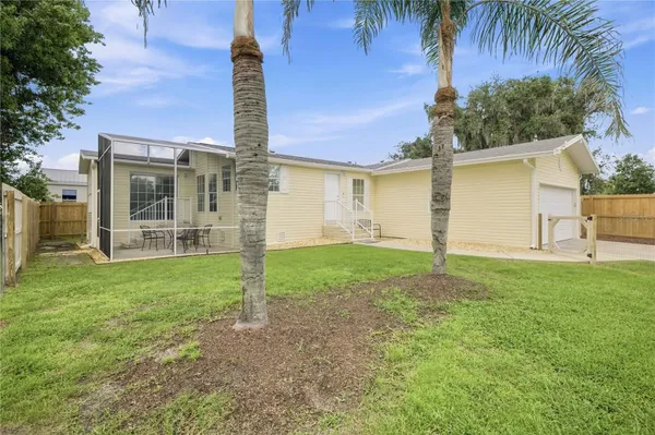 Property Slideshow image 2 of 38 | 5230 lexington cir, Wildwood, FL, 34785