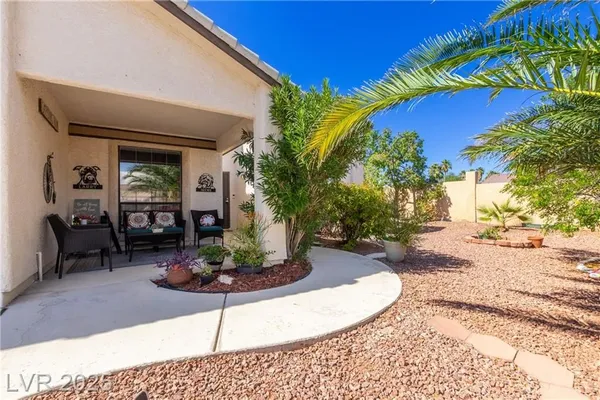Property Slideshow image 3 of 47 | 5553 singing hills dr, Las Vegas, NV, 89130