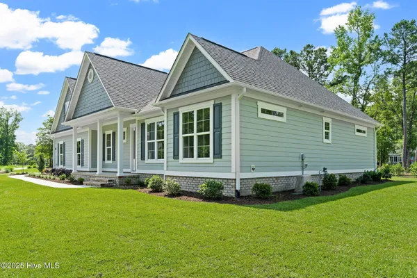 Property Slideshow image 3 of 57 | 9173 fallen pear ln ne, Leland, NC, 28451