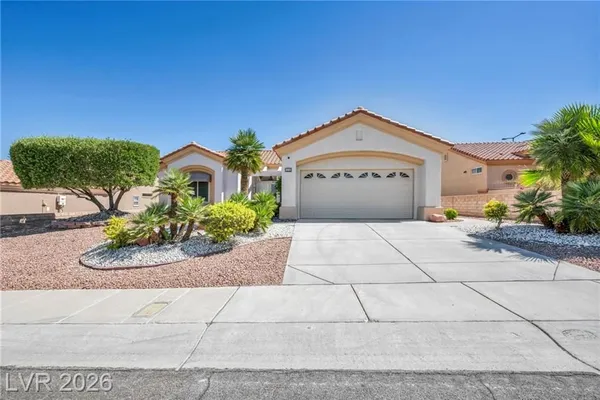Property Slideshow image 2 of 26 | 10105 cresent creek dr, Las Vegas, NV, 89134