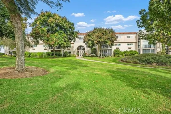 Property Slideshow image 3 of 53 | 5500 paseo del lago 1a, Laguna Woods, CA, 92637