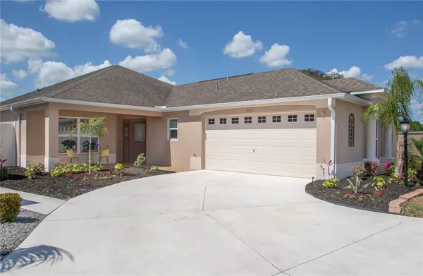 Property Slideshow image 2 of 37 | 9041 se 166th kathy loop, The Villages, FL, 32162