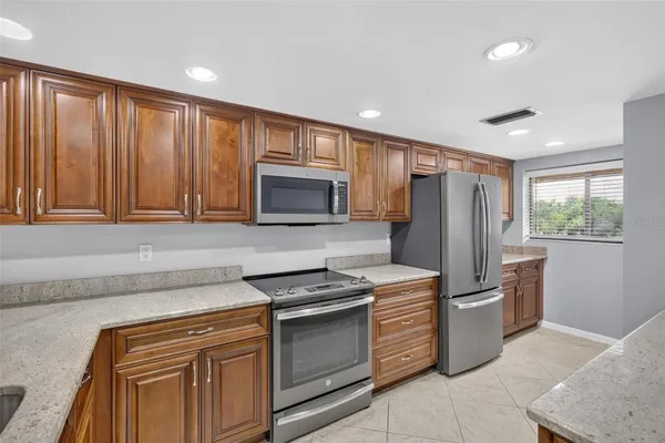 Property Slideshow image 3 of 15 | 1724 golfview dr, Tarpon Springs, FL, 34689