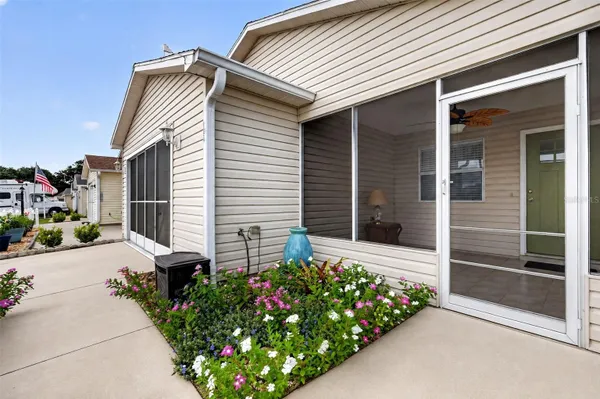 Property Slideshow image 2 of 29 | 483 hildalgo dr, The Villages, FL, 32159