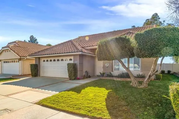 Property Slideshow image 2 of 47 | 6004 lake buena vista way, Banning, CA, 92220