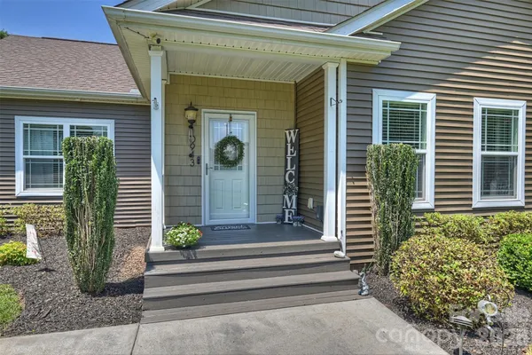 Property Slideshow image 2 of 35 | 10943 harrisburg rd, Fort Mill, SC, 29707