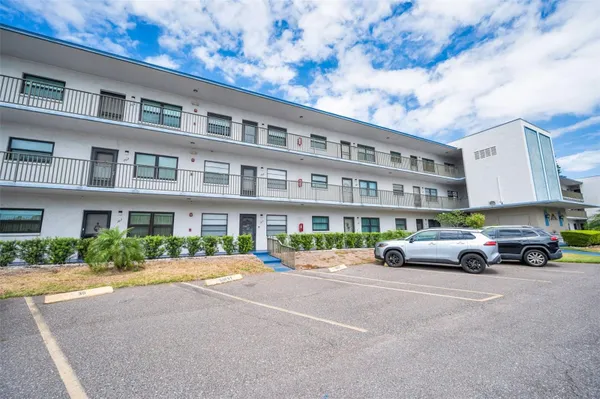 Property Slideshow image 3 of 46 | 5969 terrace park dr 303, St Petersburg, FL, 33709