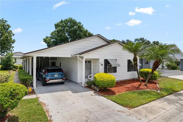 Property Slideshow image 2 of 25 | 1967 long boat dr, Lakeland, FL, 33810