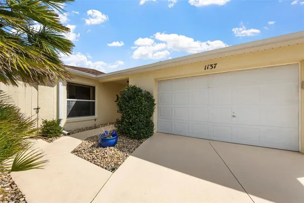 Property Slideshow image 2 of 35 | 1137 santa cruz dr, The Villages, FL, 32162