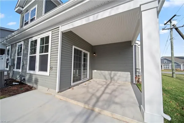 Property Slideshow image 3 of 15 | 4615 longleaf pl, Chesapeake, VA, 23321