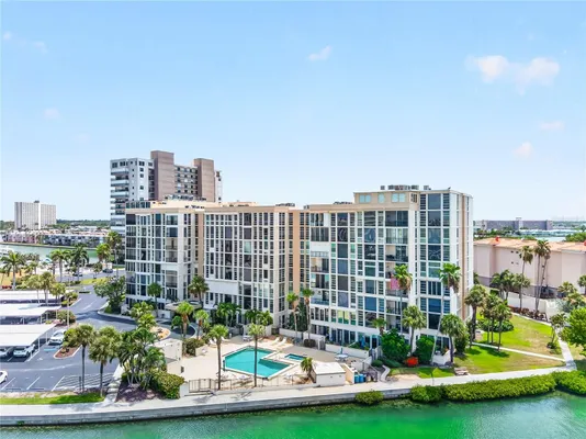 Property Slideshow image 2 of 31 | 7400 sun island dr 203, South Pasadena, FL, 33707
