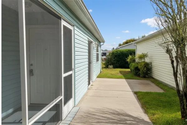 Property Slideshow image 3 of 23 | 718 villita ln, The Villages, FL, 32159