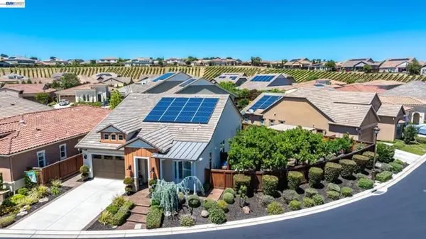 Property Slideshow image 3 of 55 | 2105 rioja way, Brentwood (Cc), CA, 94513
