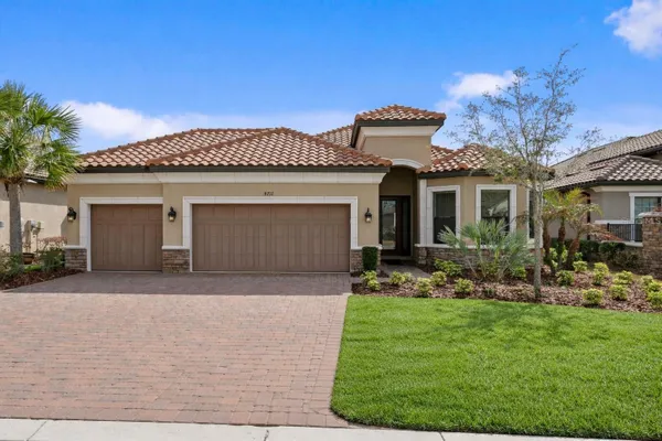 Property Slideshow image 2 of 57 | 8717 sorano villa dr, Tampa, FL, 33647