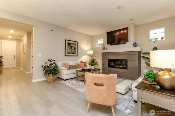 Property Slideshow image 2 of 35 | 15021 183rd ave e unit e, Bonney Lake, WA, 98391