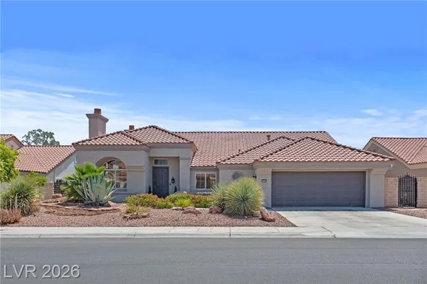 Property Slideshow image 3 of 80 | 2900 crown ridge dr, Las Vegas, NV, 89134