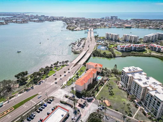 Property Slideshow image 3 of 28 | 7910 sun island dr 305, South Pasadena, FL, 33707