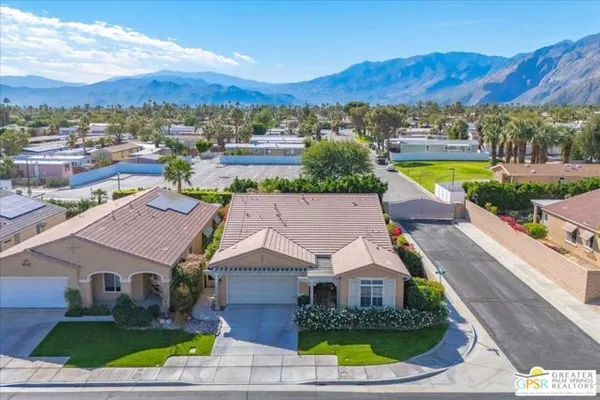 Property Slideshow image 2 of 67 | 1251 solana trl, Palm Springs, CA, 92262