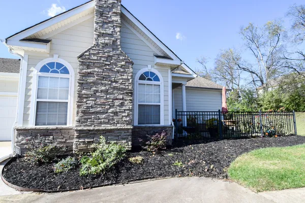 Property Slideshow image 3 of 55 | 825 browns ln, Gallatin, TN, 37066