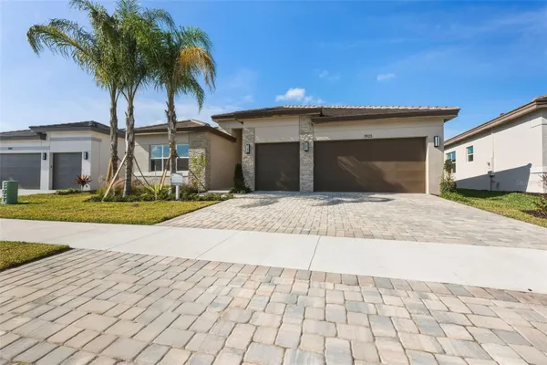 Property Slideshow image 2 of 28 | 3923 corsica pl, Wesley Chapel, FL, 33543