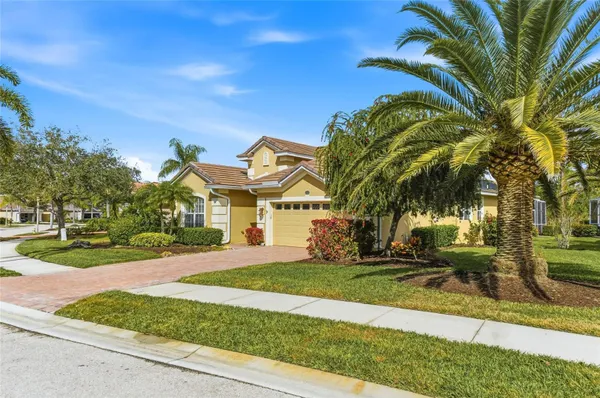 Property Slideshow image 2 of 65 | 5674 blue heron cir, North Port, FL, 34287