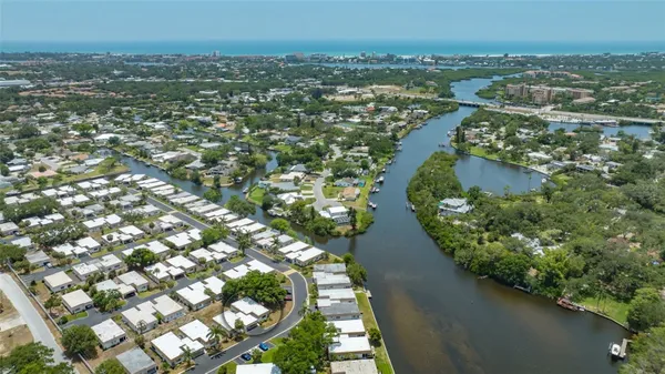 Property Slideshow image 2 of 86 | 2016 riverbluff pkwy v328, Sarasota, FL, 34231