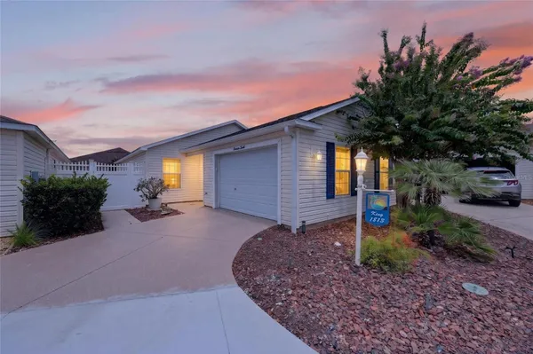 Property Slideshow image 2 of 32 | 1813 hortensia pl, The Villages, FL, 32162