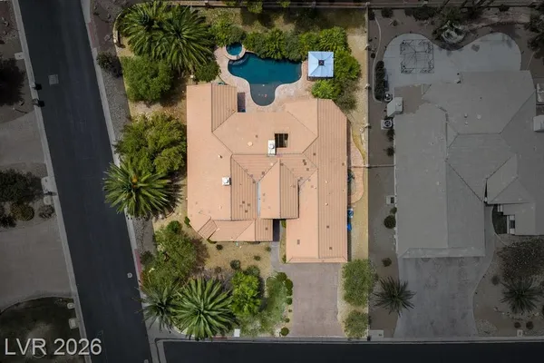Property Slideshow image 2 of 70 | 5301 braemar dr, Las Vegas, NV, 89130