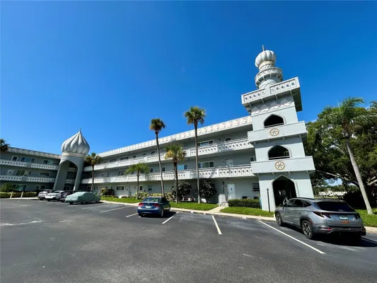 Property Slideshow image 2 of 52 | 2340 grecian way 38, Clearwater, FL, 33763