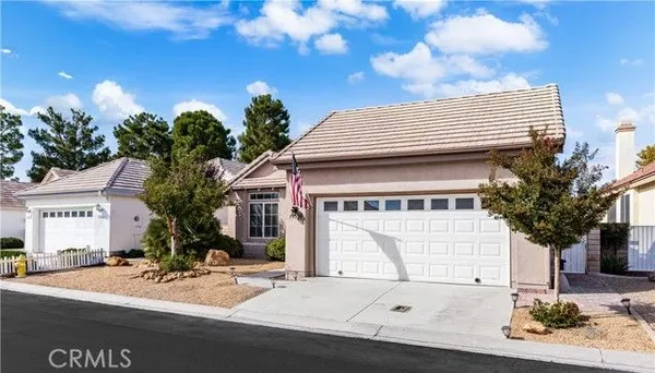 Property Slideshow image 3 of 60 | 19598 rolling green dr, Apple Valley, CA, 92308