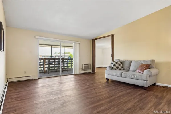 Property Slideshow image 2 of 32 | 660 s alton way 5d, Denver, CO, 80247