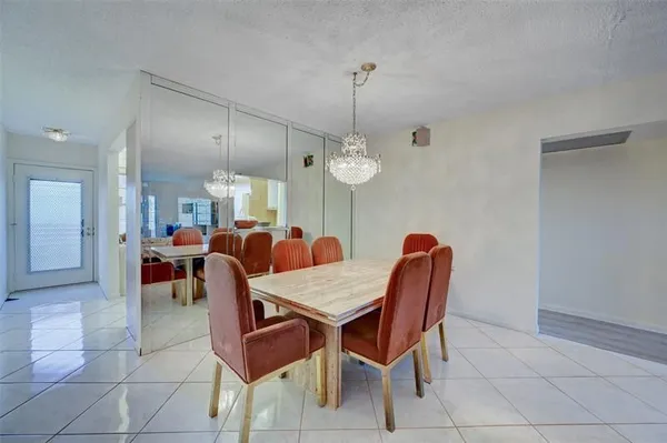 Property Slideshow image 2 of 28 | 2101 lucaya bnd e4, Coconut Creek, FL, 33066