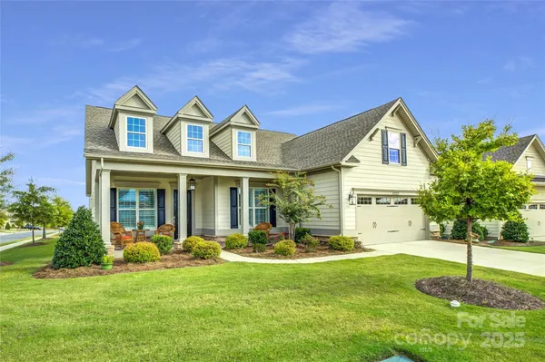 Property Slideshow image 2 of 46 | 82228 standing oak dr, Charlotte, NC, 28278