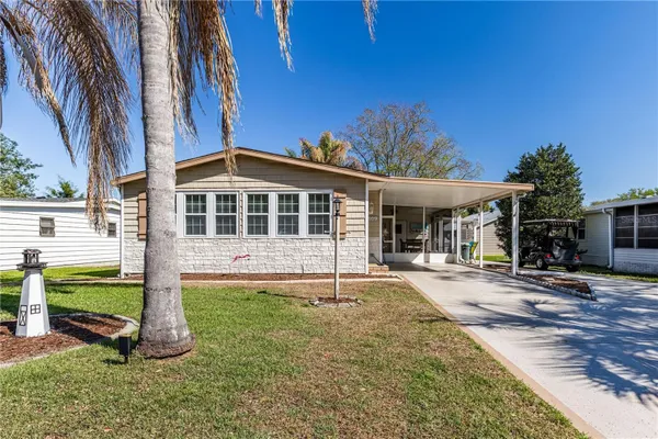Property Slideshow image 2 of 48 | 809 orchid st, Lady Lake, FL, 32159