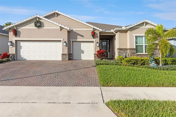 Property Slideshow image 2 of 87 | 2722 river creek ln, Saint Cloud, FL, 34771
