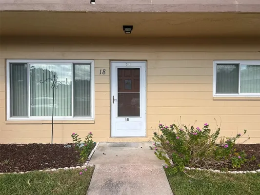 Property Slideshow image 3 of 55 | 2402 ecuadorian way apt 18, Clearwater, FL, 33763