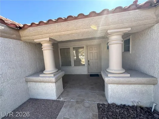 Property Slideshow image 3 of 39 | 2524 desert glen dr, Las Vegas, NV, 89134