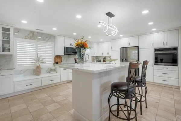 Property Slideshow image 2 of 75 | 10629 meadow glen way, Escondido, CA, 92026